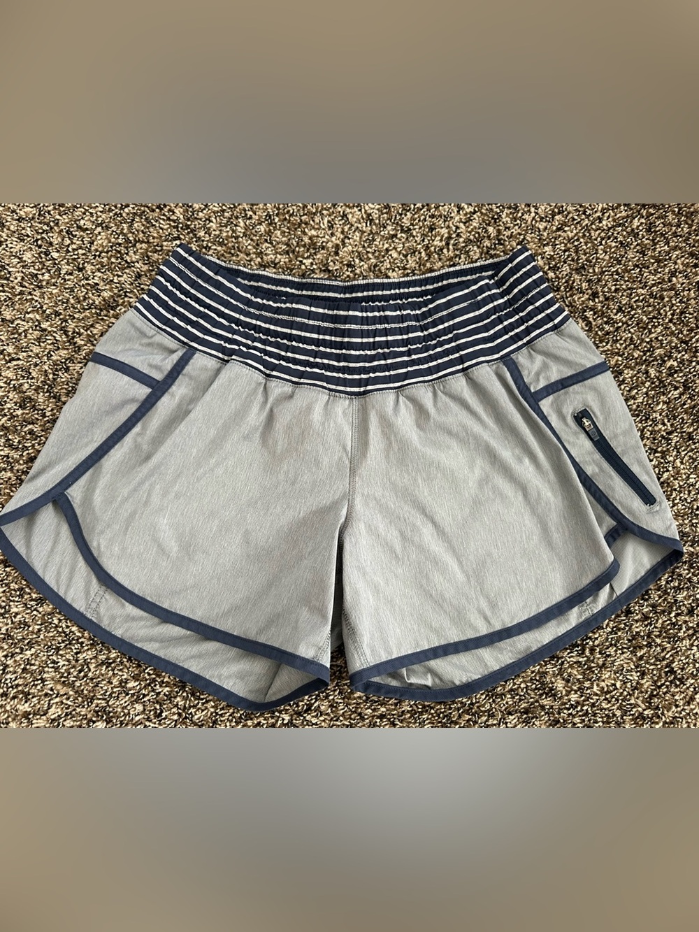 Lululemon Tracker Short II - 4-Way Stretch-Heathered Slate/Inkwell size 10